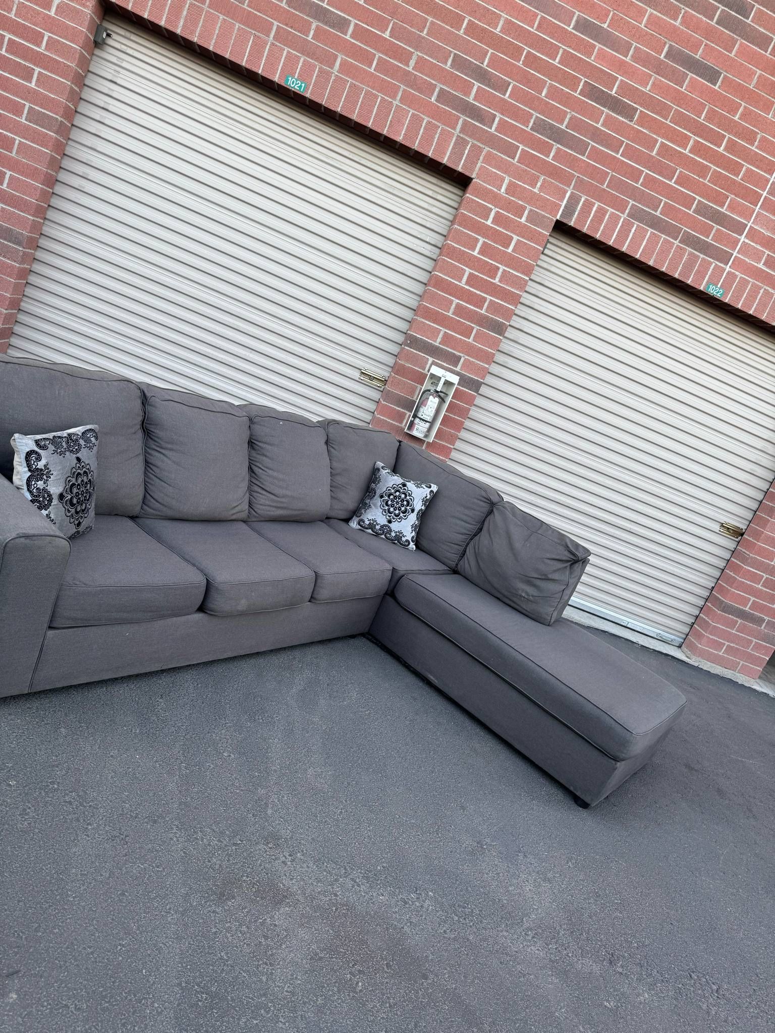 Really Nice Sectional Couch Deliver Available