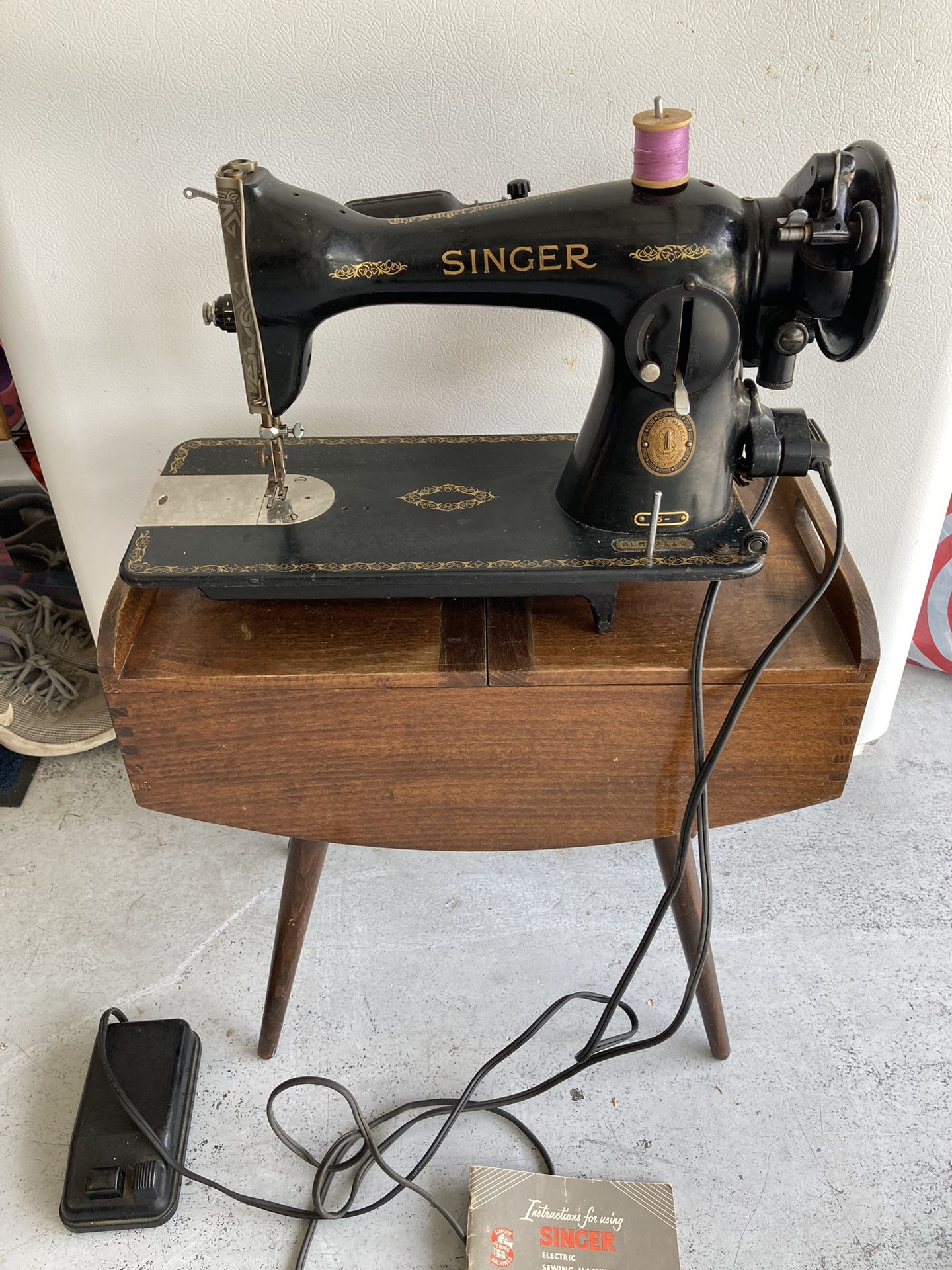 1950S Singer Sewing Machine