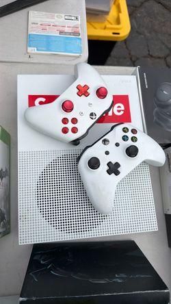 Xbox S - 2 remotes