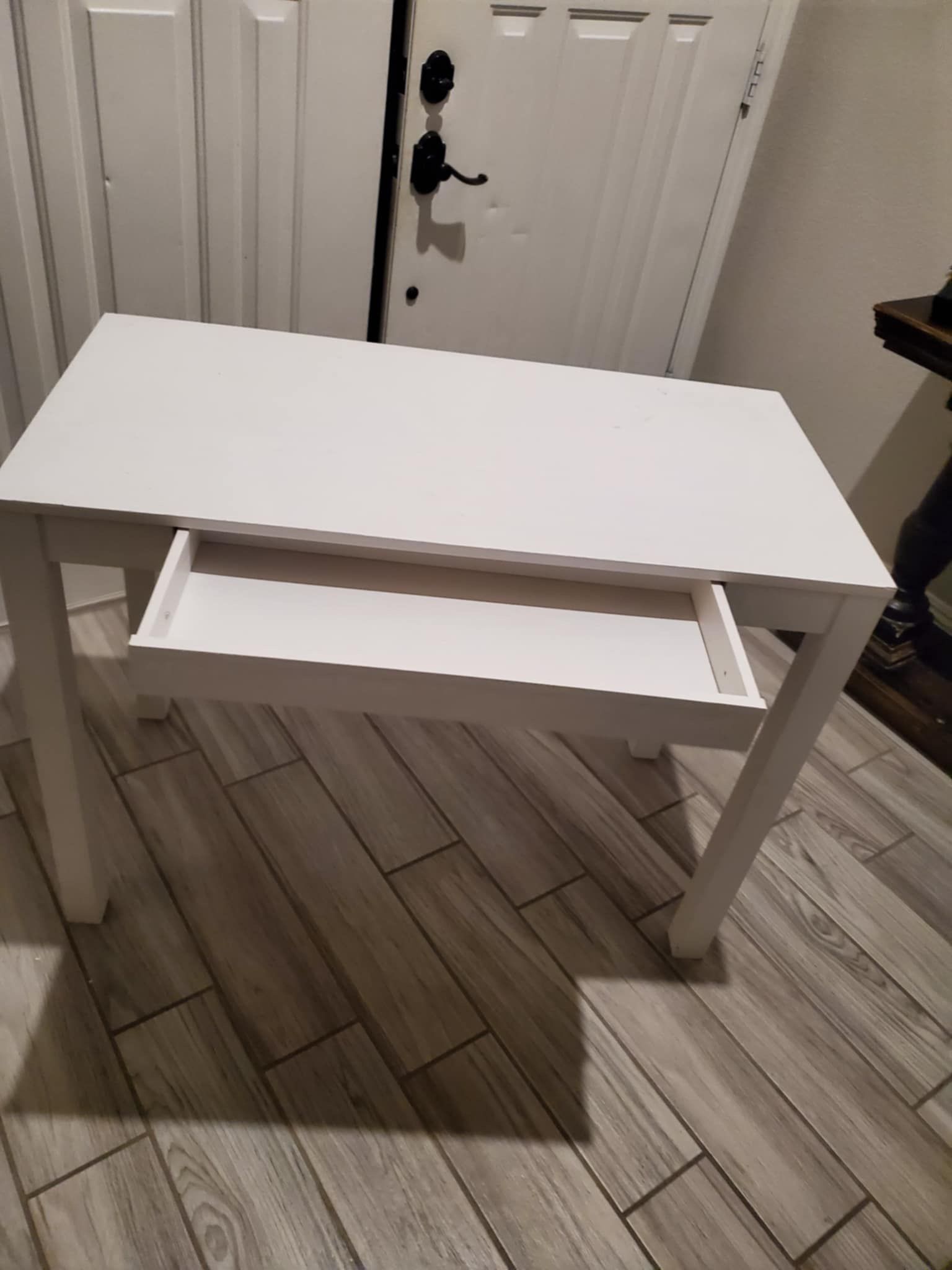 Desk 20”x40”H30”