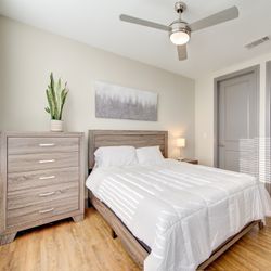 BRAND NEW! 5-PC Gray Queen Platform Bedroom Set ✨FREE DELIVERY🚚 DROP OFF✨