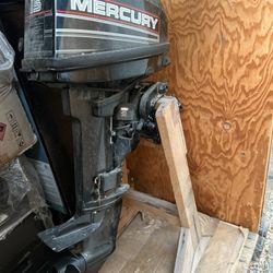 Mercury 15 HP outboard motor.