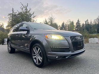 Audi Q7 SUV Gray