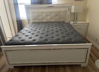 King size bedroom set