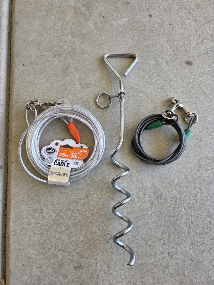 DOG TIE OUT STAKE AND TWO CABLES