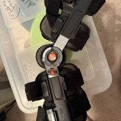 Hinged Knee Brace - Adjustable