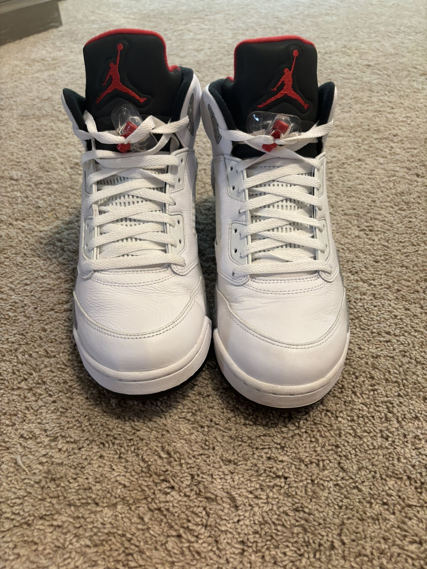 Retro Jordan 5 white cement