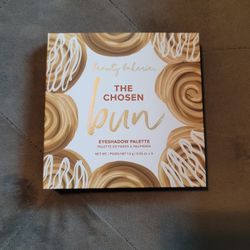 Beauty Bakerie - The Chosen Bun Eyeshadow Palette - BNIB