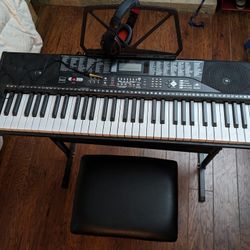 $100 STANDARD SIZE TEACHING  ELECTRONIC KEYBOARD Fully Collapsible 