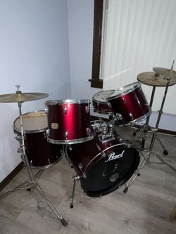 Drum Set - Pearl 