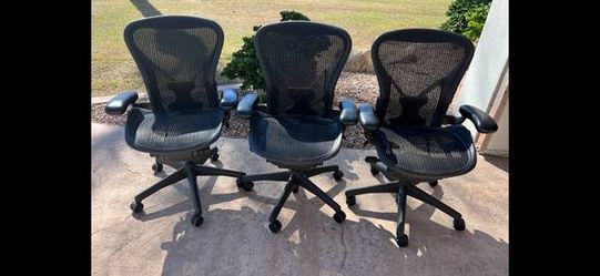 Herman Miller Aeron office chair - high end!