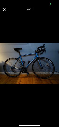Trek Madone 2.3 56cm Bicycle - Road Bike