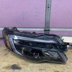 2016-2019 Honda Pilot Right Side Halogen Headlight OEM