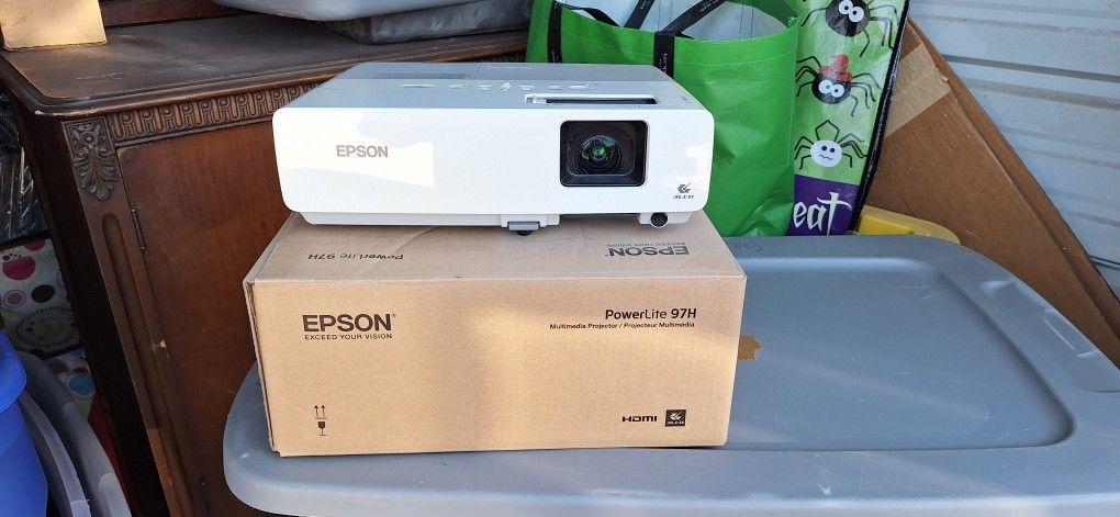 Epson Powerlite 83+ Projector