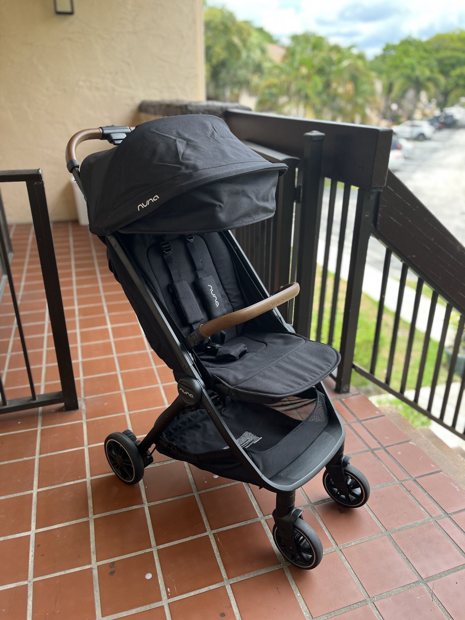 Nuna Trvl Travel Stroller (Barely Used)