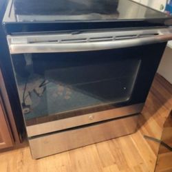 GE Electric Stove Oven - Light Use