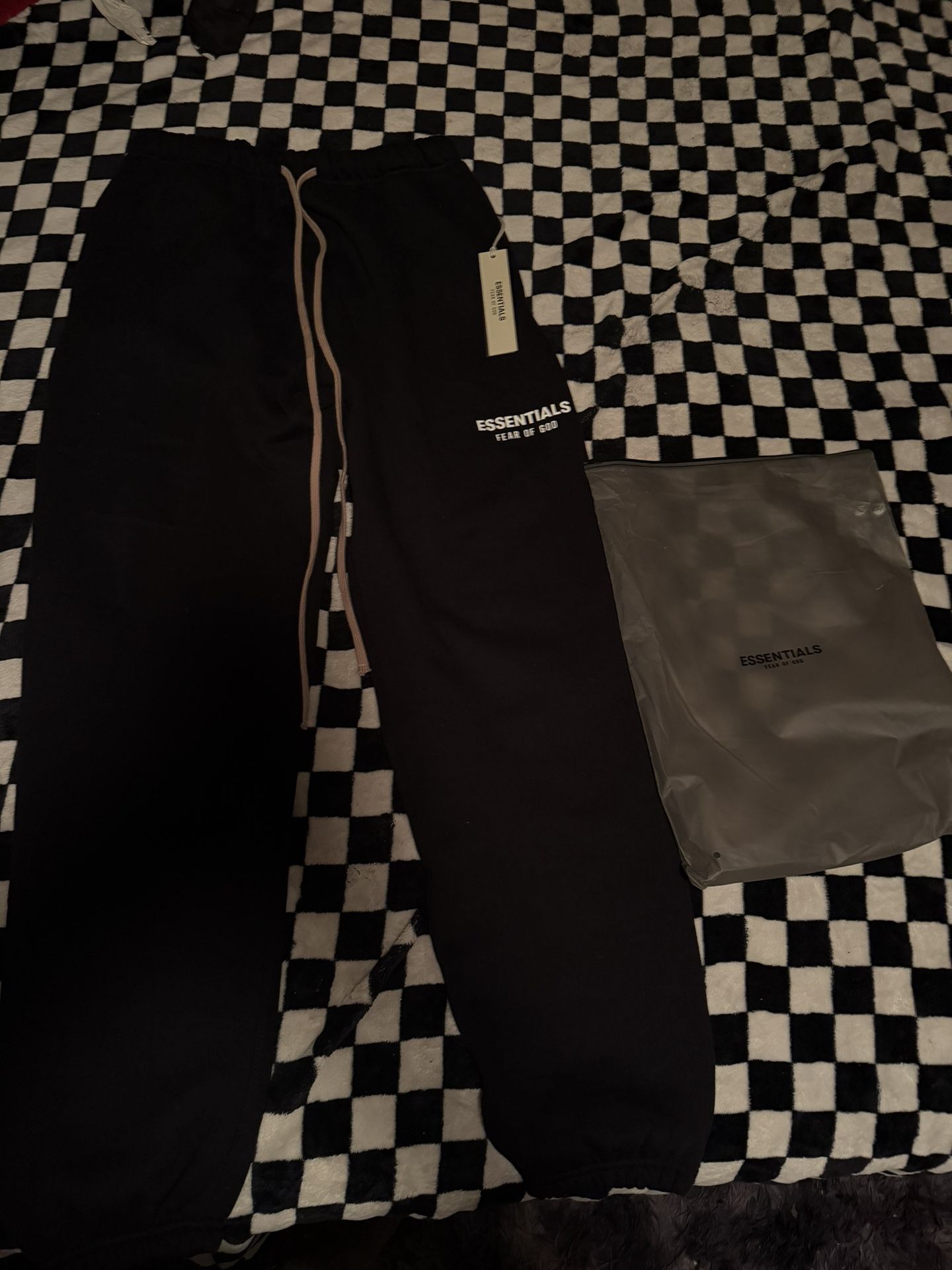 Essential Sweatpants