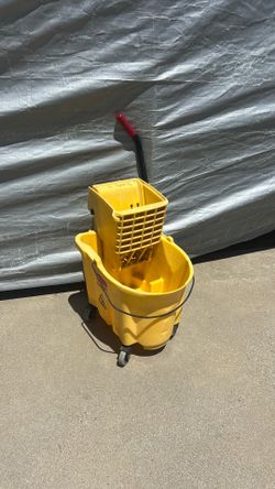 Rubbermaid commercial mop bucket