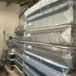 Queen Size Mattress Pillow Top 12”.     New Mattress.     All Sizes Available.      We Offer Same Day Delivery