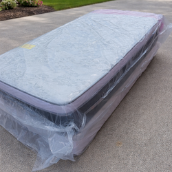 🇺🇸BRAND NEW TWIN SET $189