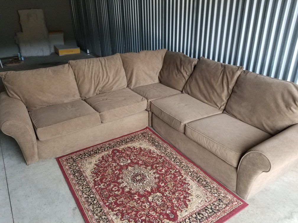 Chocolate sectional (i can deliver)