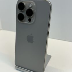 Apple iPhone 15 PRO 256gb.  ( Fully Unlocked )