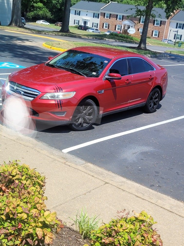 2011 Ford Taurus