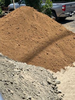 Dump truck