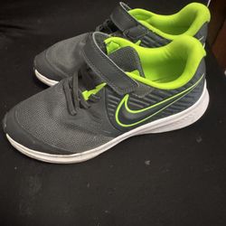 Nike Shoes Sneakers US Size 2.5