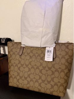 Coach purse Band New