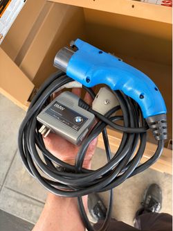 BMW Multi Volt Charger