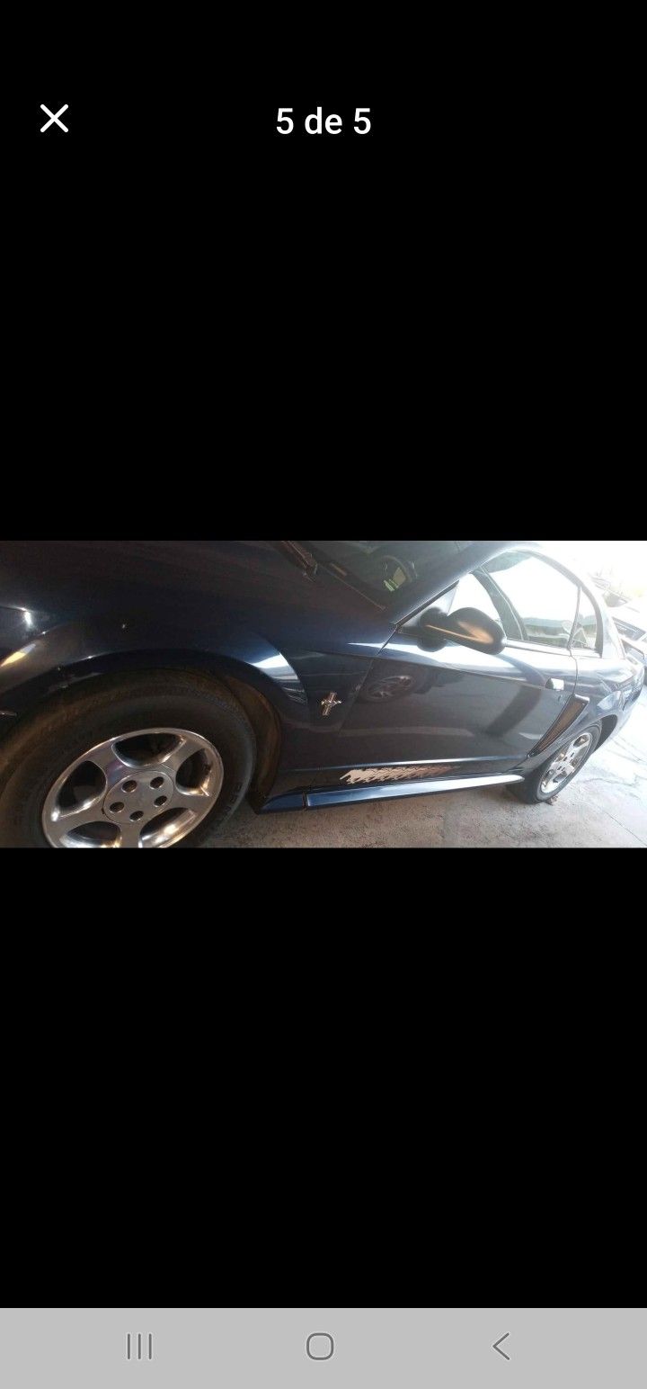 2003 Ford Mustang