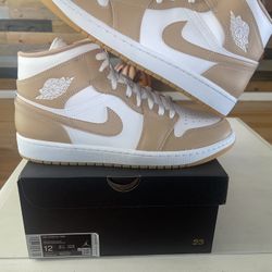 Jordan 1 Mid