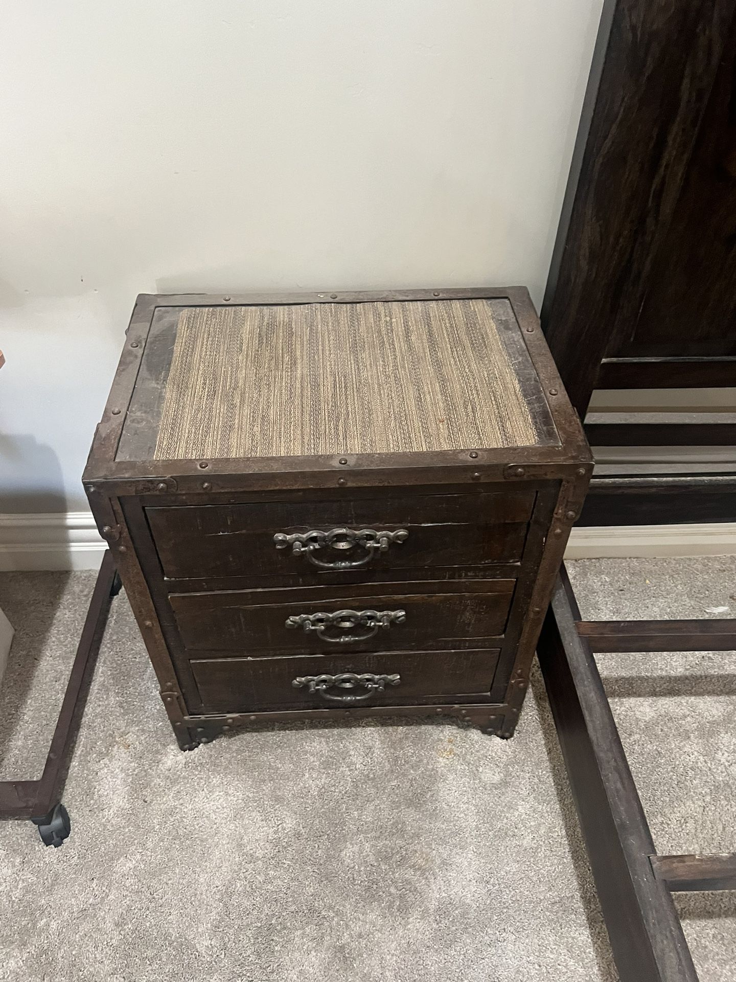 King Bed Frame And Wood Bedroom Furniture Set