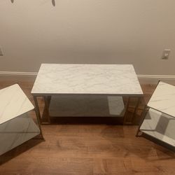 Beautiful Coffee Table With Matching Side Tables