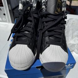 Women Adidas Wedge Size 6.5 -New-