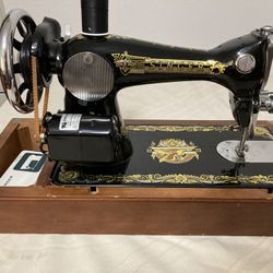  Singer Sewing Machine 1972 Sphinx Design Vintage