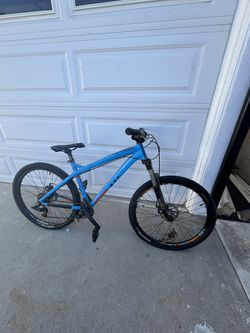 Diamond hook Mountain bike