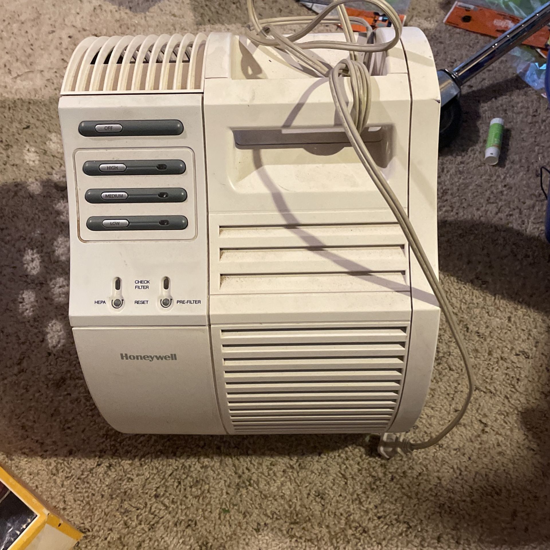 Honeywell HEPA Air Purifier True HEPA Air Cleaner - Allergen Remover - HA170E1