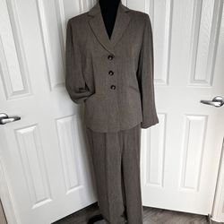 Vtg Women’s Jones New York 2 pc Brown Lined Pantsuit Size 8P / 10P
