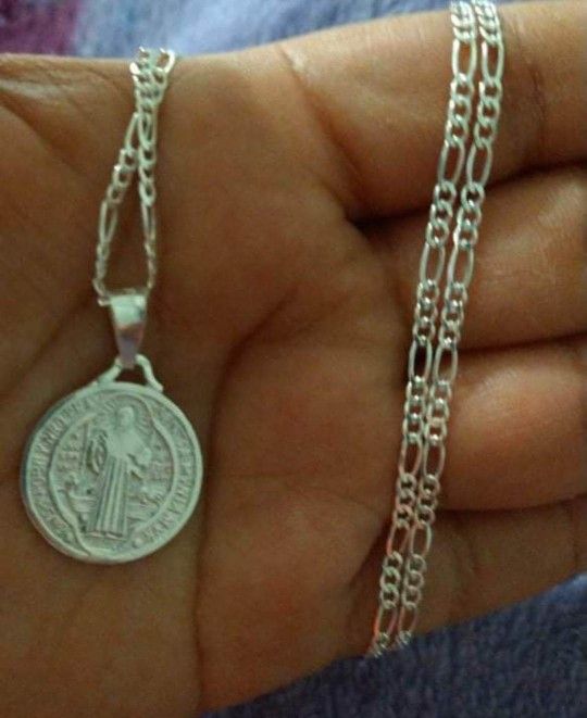 925 Sterling Silver Chain With The Pendant/Cadena Con Medalla De San Benedicto De Plata 925
