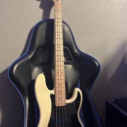 Squier Affinity Series Precision Bass PJ Maple Fingerboard Olympic White