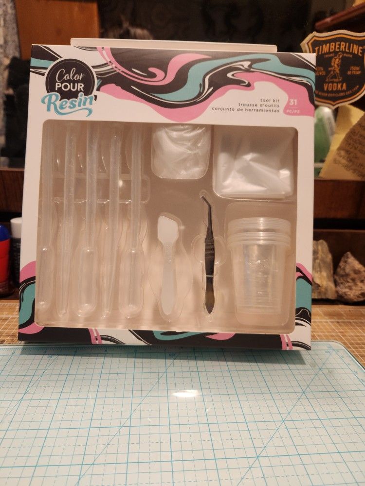 COLOR POUR RESIN KIT