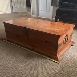 Pine Coffee Table/Trunk 