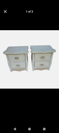 Elegant matching wicker Pier 1 import night stands! $250 delivery 🚚 included!