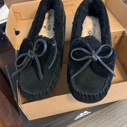 Ugg Slippers Dakota Double Bow Like Brand New 