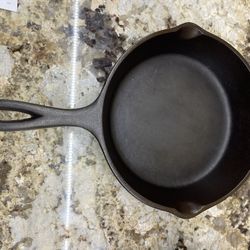Vintage Lodge #5 Cast Iron Skillet 