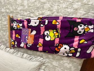 Hello Kitty Halloween blanket