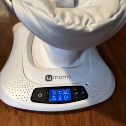 4 Moms Baby Swing 