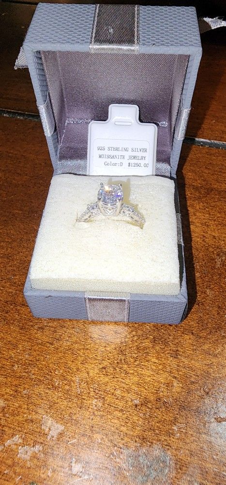 Moissanite Diamond Ring